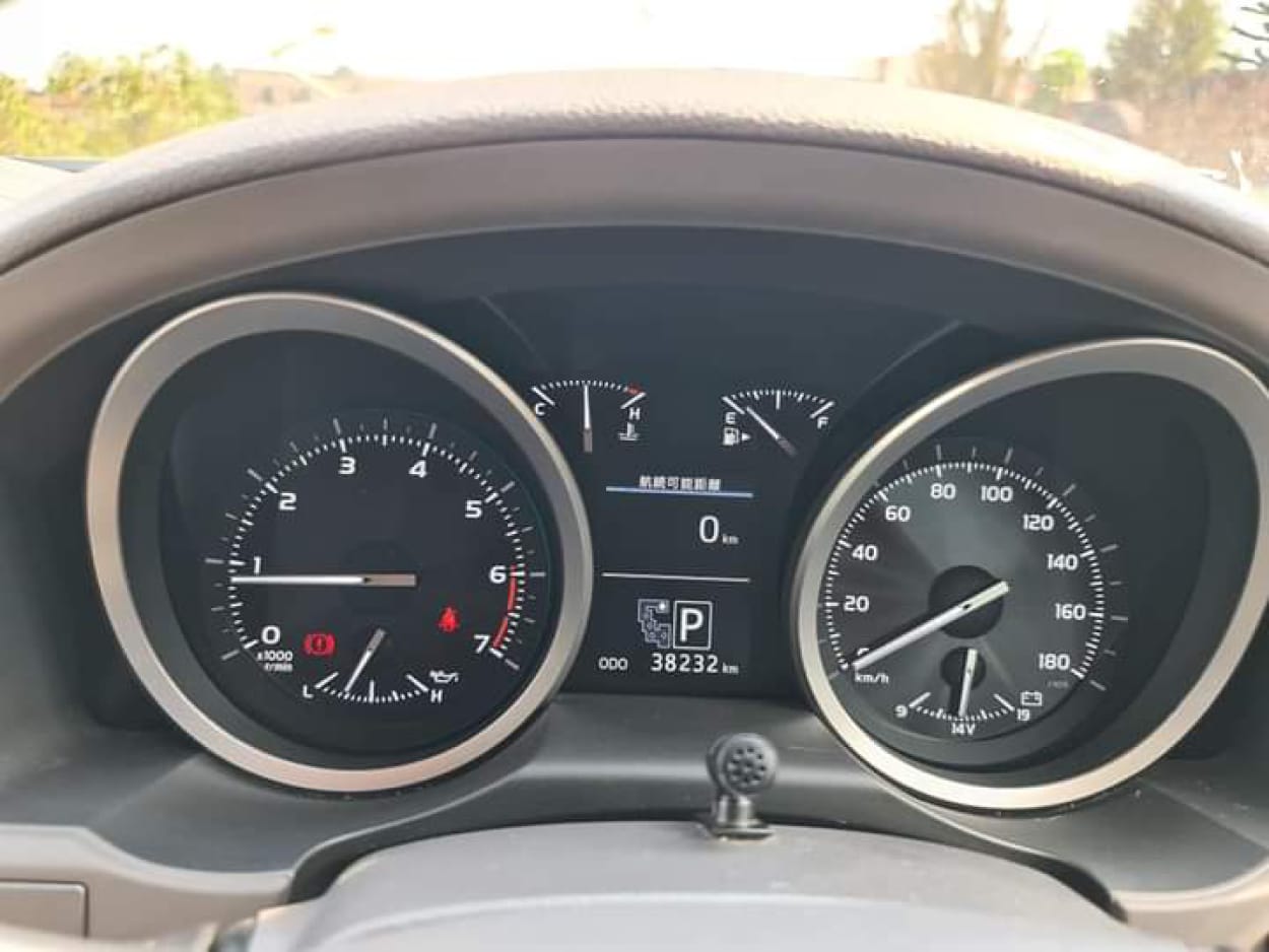Landcruiser ZX Toyota V8 2014 New Silver Cheapest offer