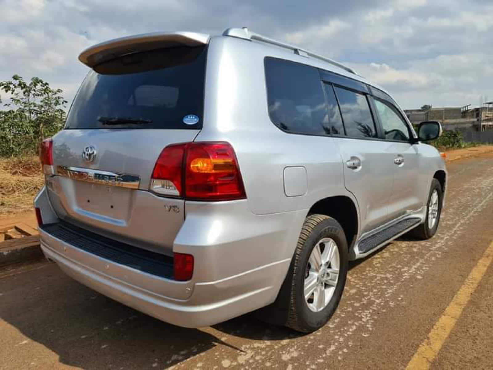 Landcruiser ZX Toyota V8 2014 New Silver Cheapest offer