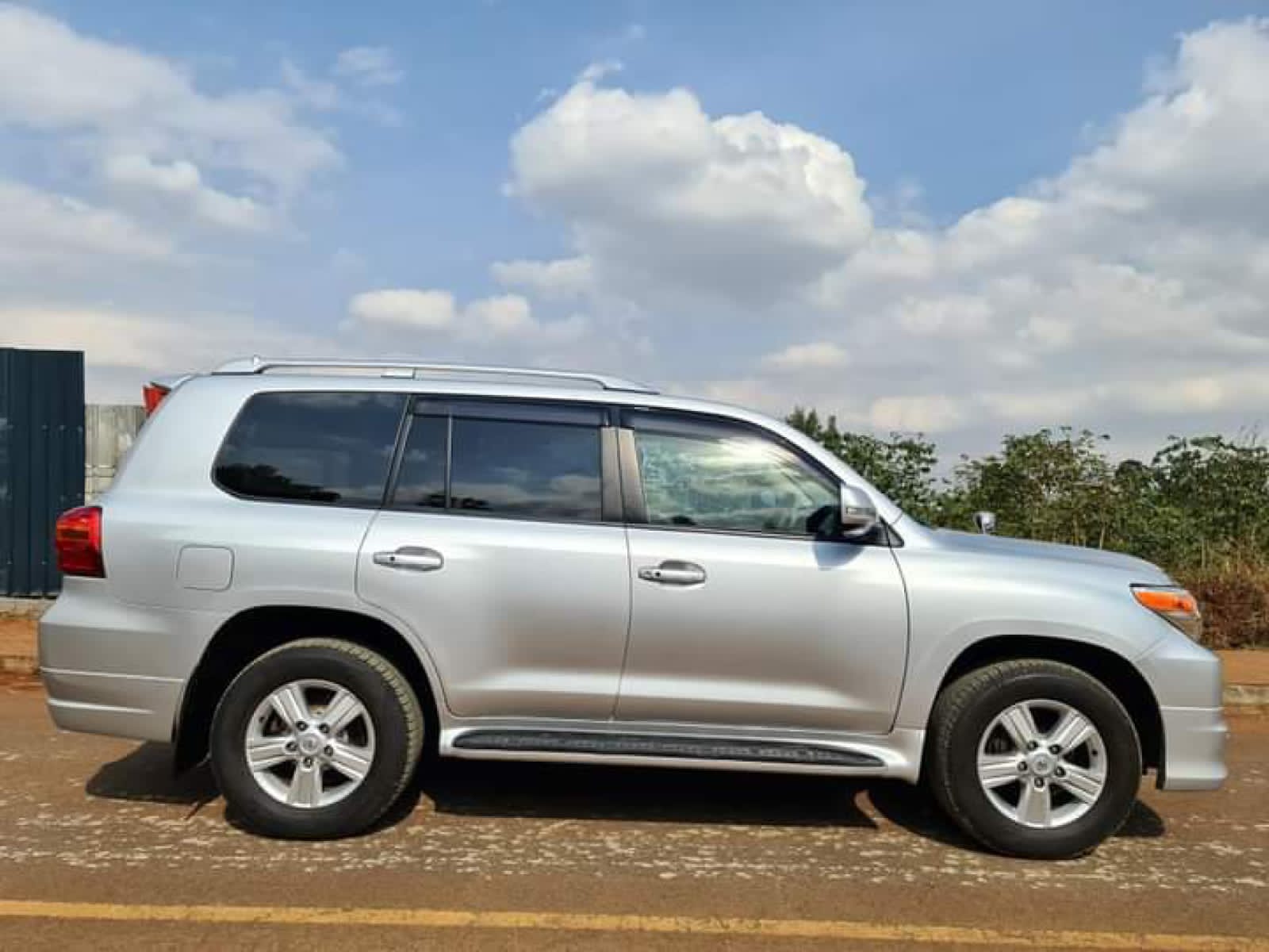 Landcruiser ZX Toyota V8 2014 New Silver Cheapest offer