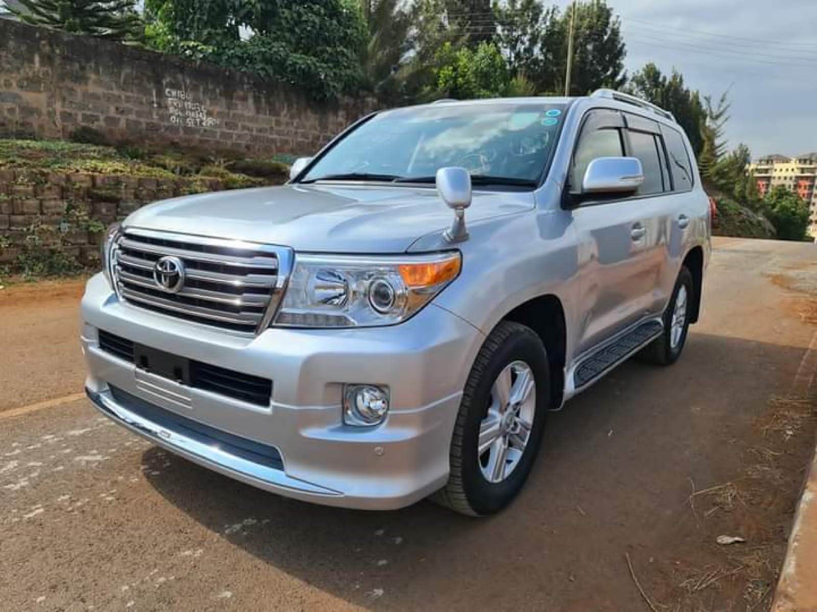 Landcruiser ZX Toyota V8 2014 New Silver Cheapest offer