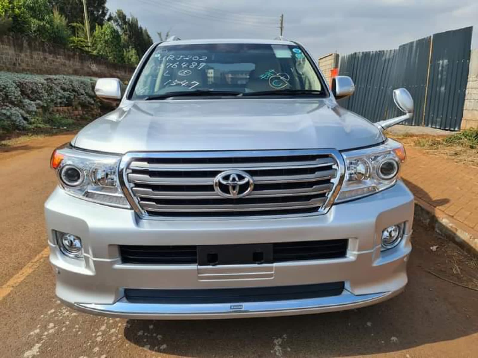 Landcruiser ZX Toyota V8 2014 New Silver Cheapest offer