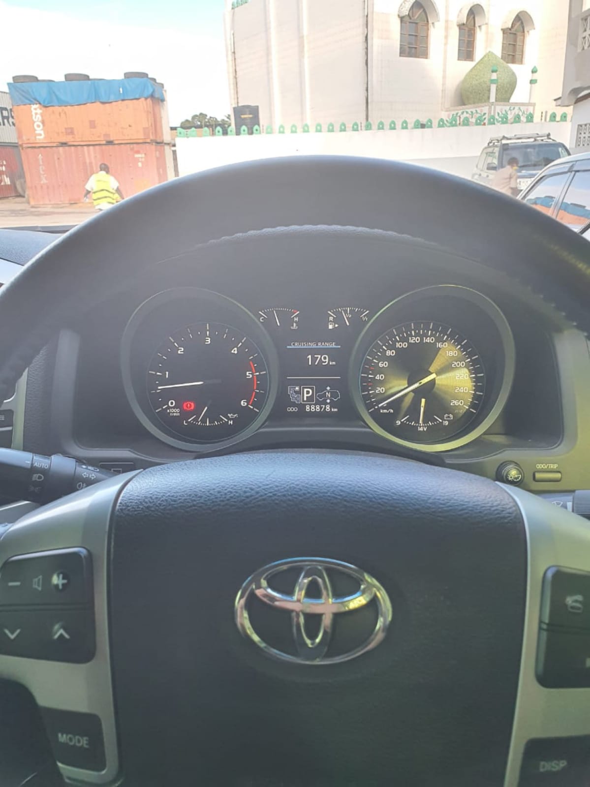 Locally assembled Toyota Landcruiser V8 Diesel As New On offer 2013