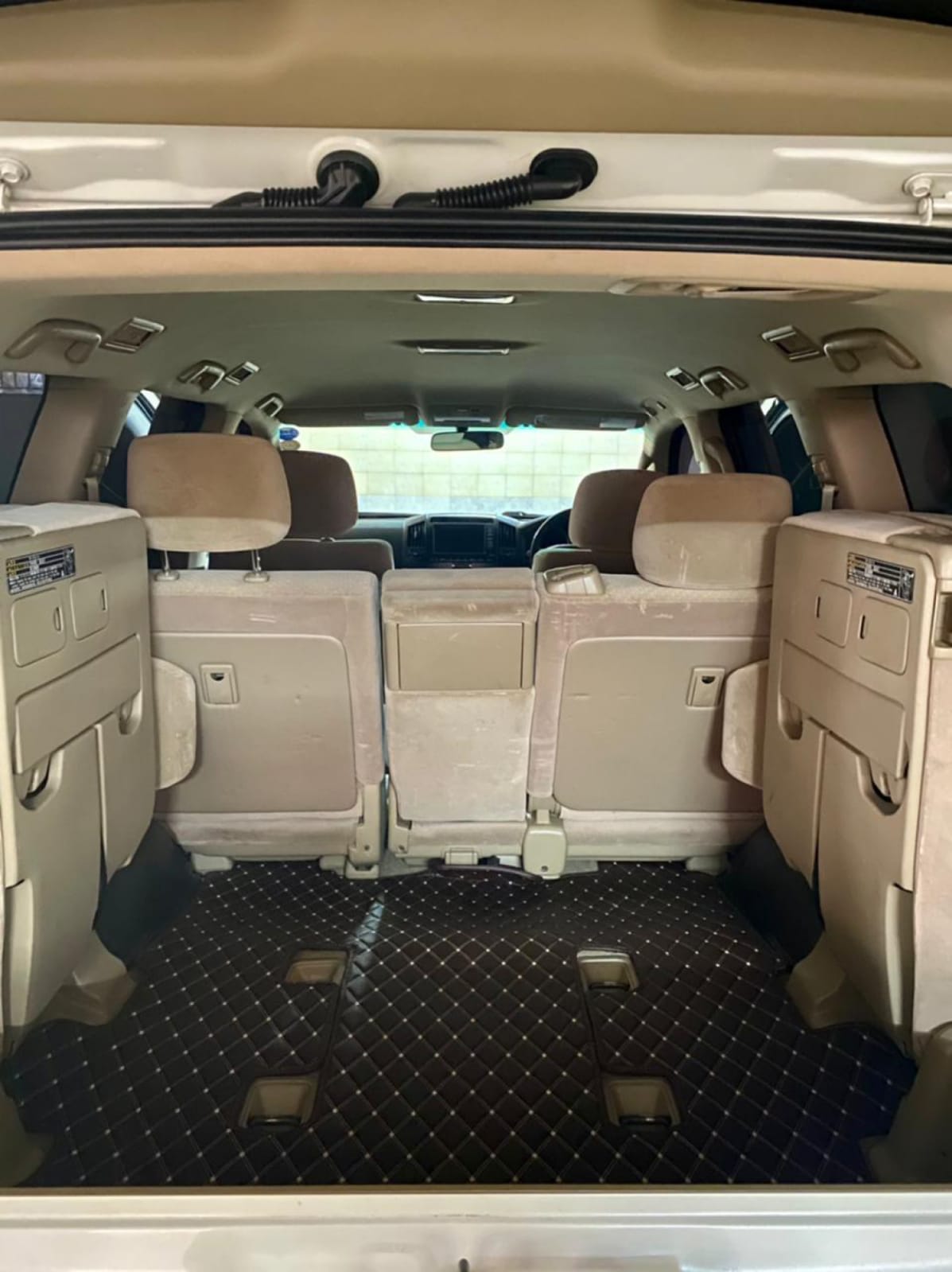 Locally assembled Toyota Landcruiser V8 Diesel As New On offer 2013