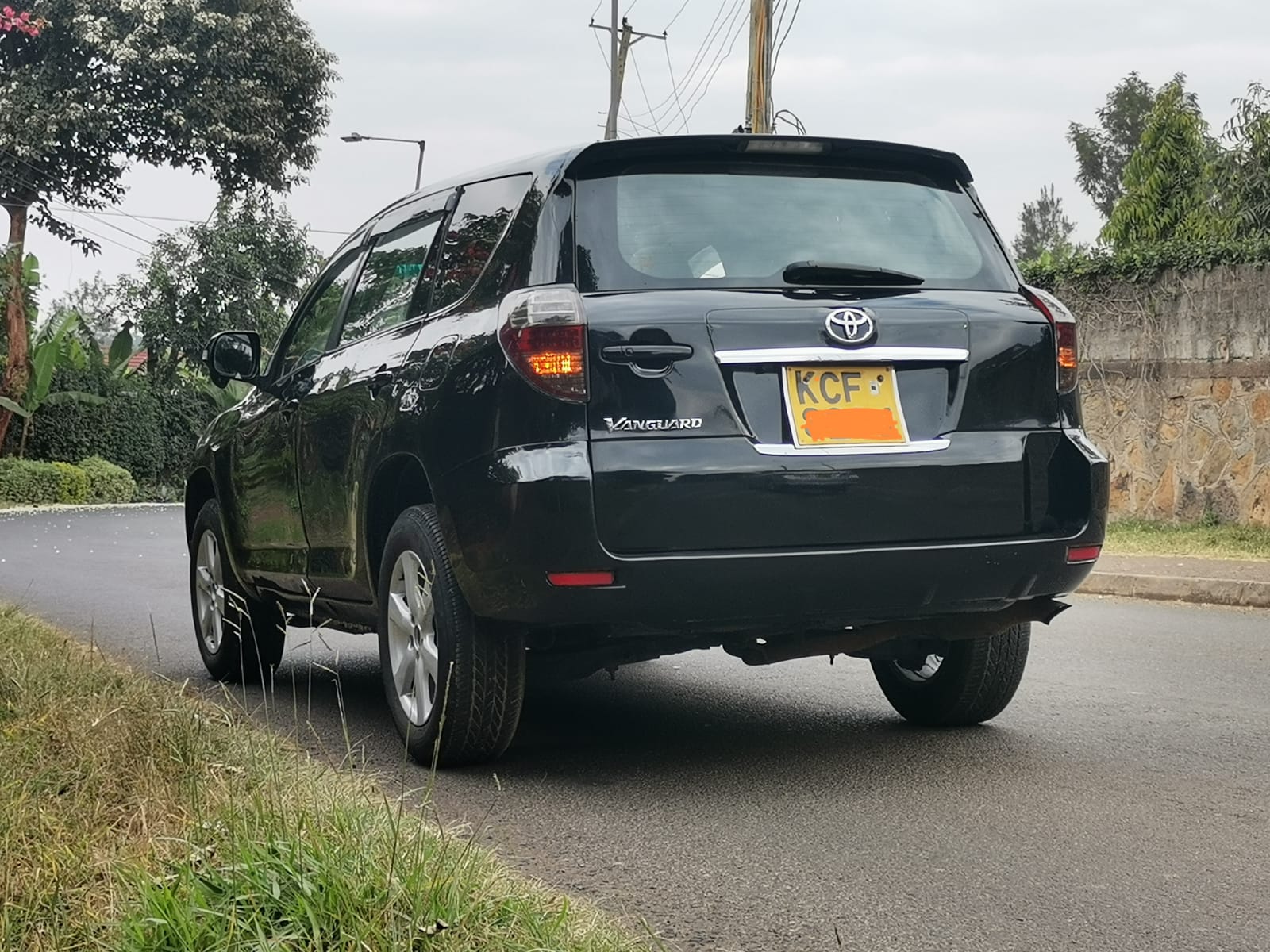 Toyota Vanguard With sunroof Pay 20%, 80% in 60 MONTHLY INSTALLMENTS 1.35M ONO offer New