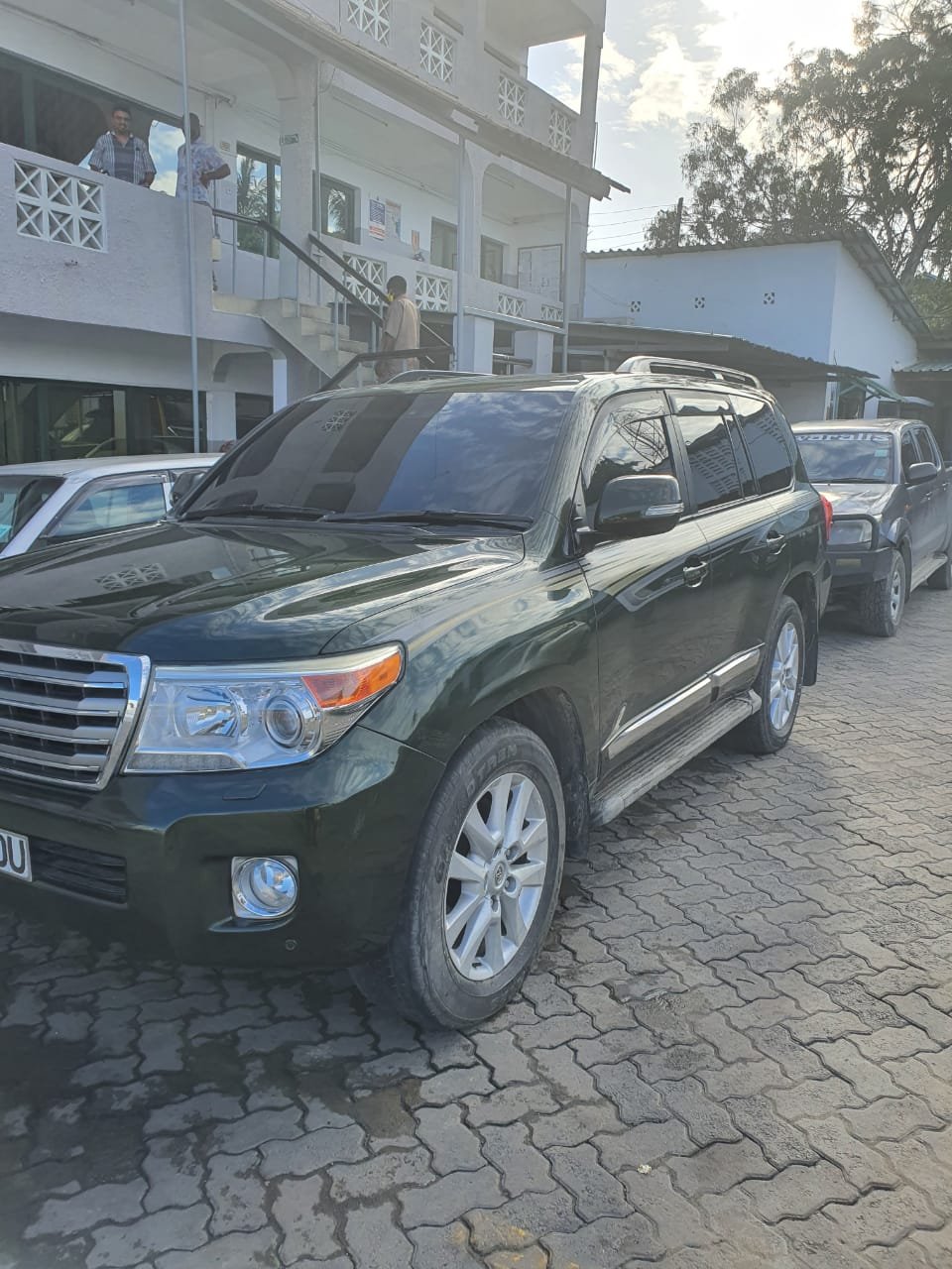 Locally assembled Toyota Landcruiser V8 Diesel As New On offer 2013