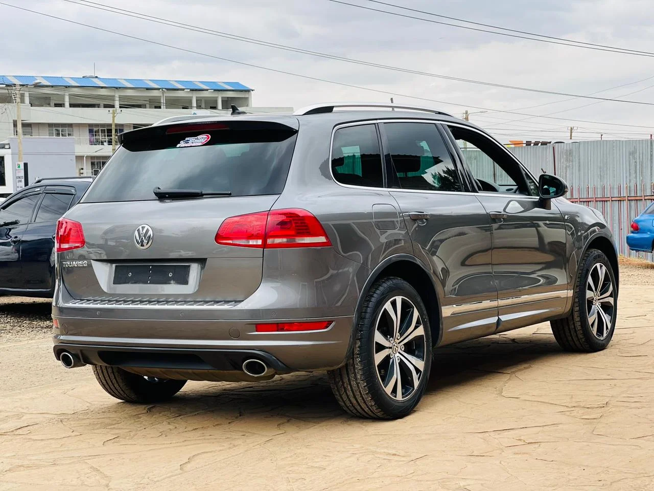Uncategorized-Volkswagen Touareg R-LINE 2014 Fully LOADED New Hire Purchase OK 2