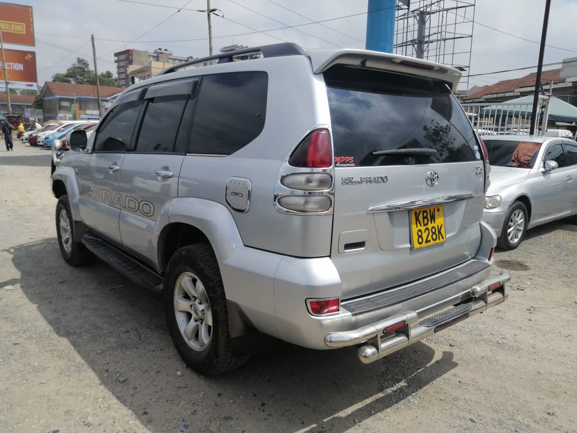 Pay 20% 80% in 60 Monthly INSTALLMENTS Toyota Prado 2006 clean As New