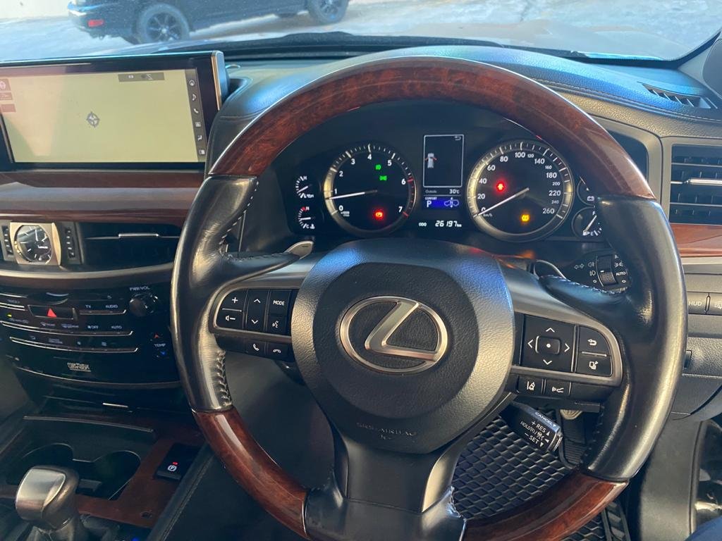 LEXUS LX 570 2016 Fully Loaded 14M ONO New