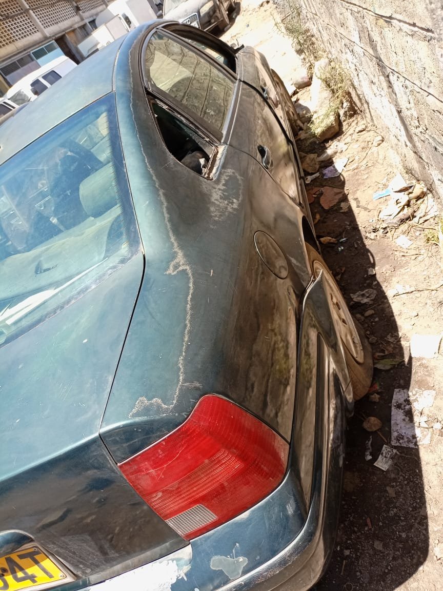 Grounded BMW 320i Accident Free Minor Issues 170K ONLY!