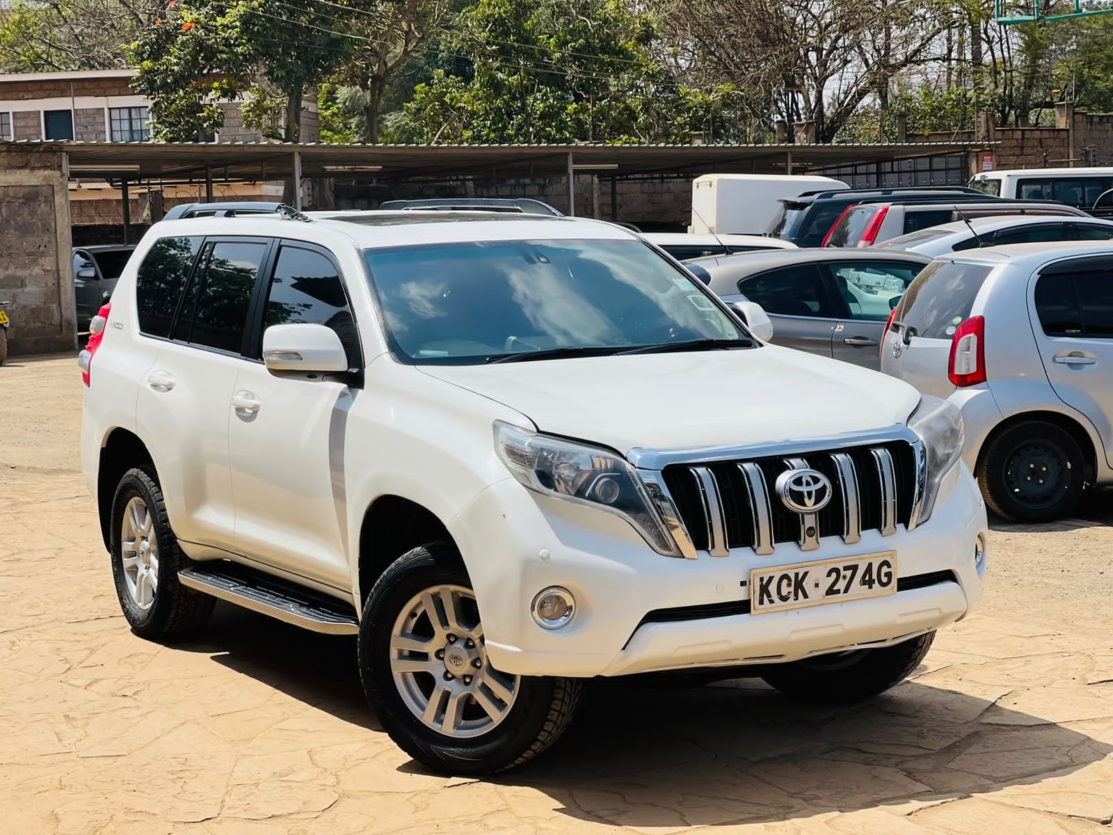 Diesel Kakadu Vxl Toyota Prado 2010 pay 30% Deposit As New