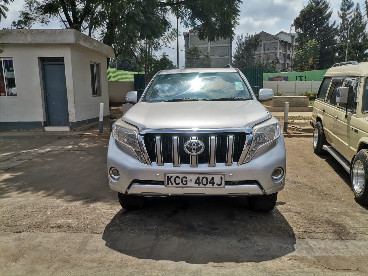 Diesel Toyota Prado 2013 local Sunroof Leather Cheapest Offer 3.5M