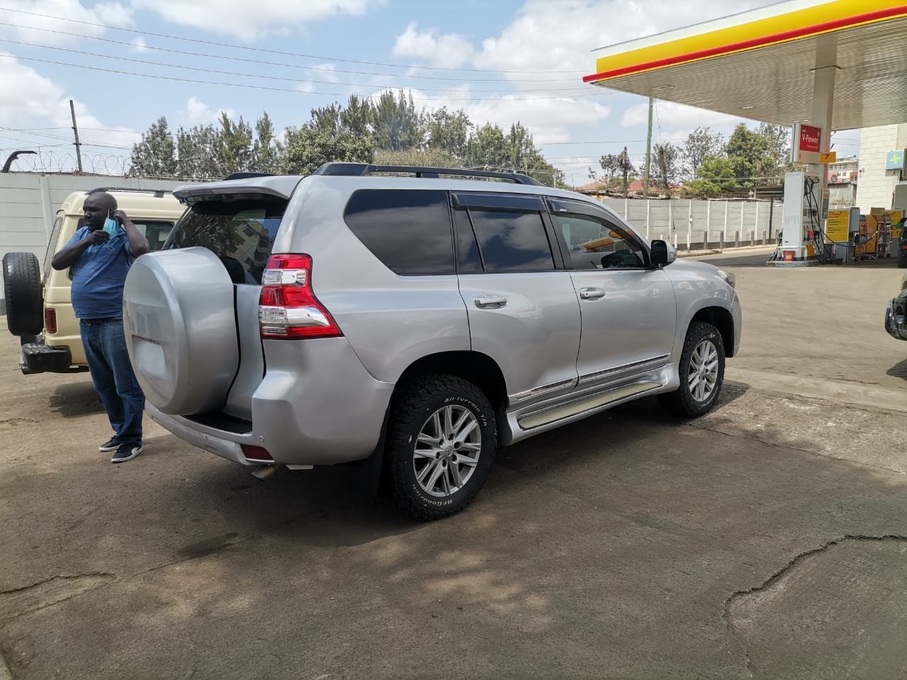 Diesel Toyota Prado 2013 local Sunroof Leather Cheapest Offer 3.5M