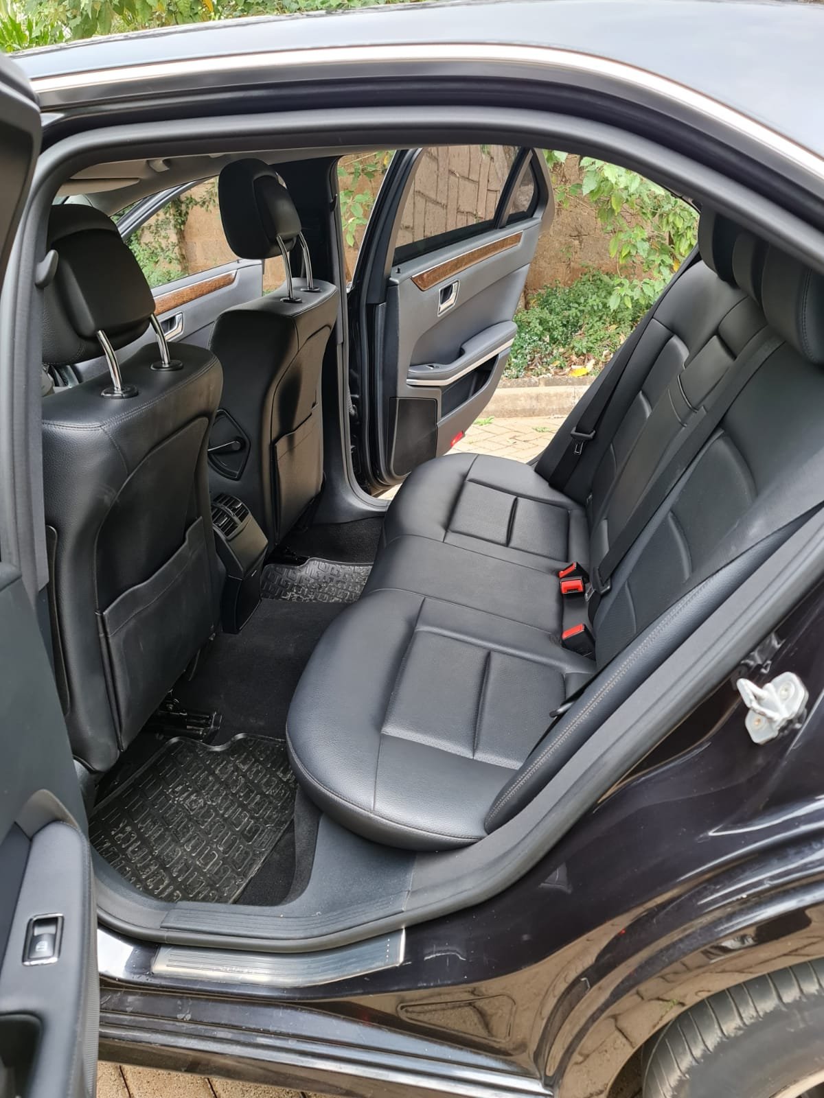 Mercedes Benz E200 2010 Cleanest Offer Local