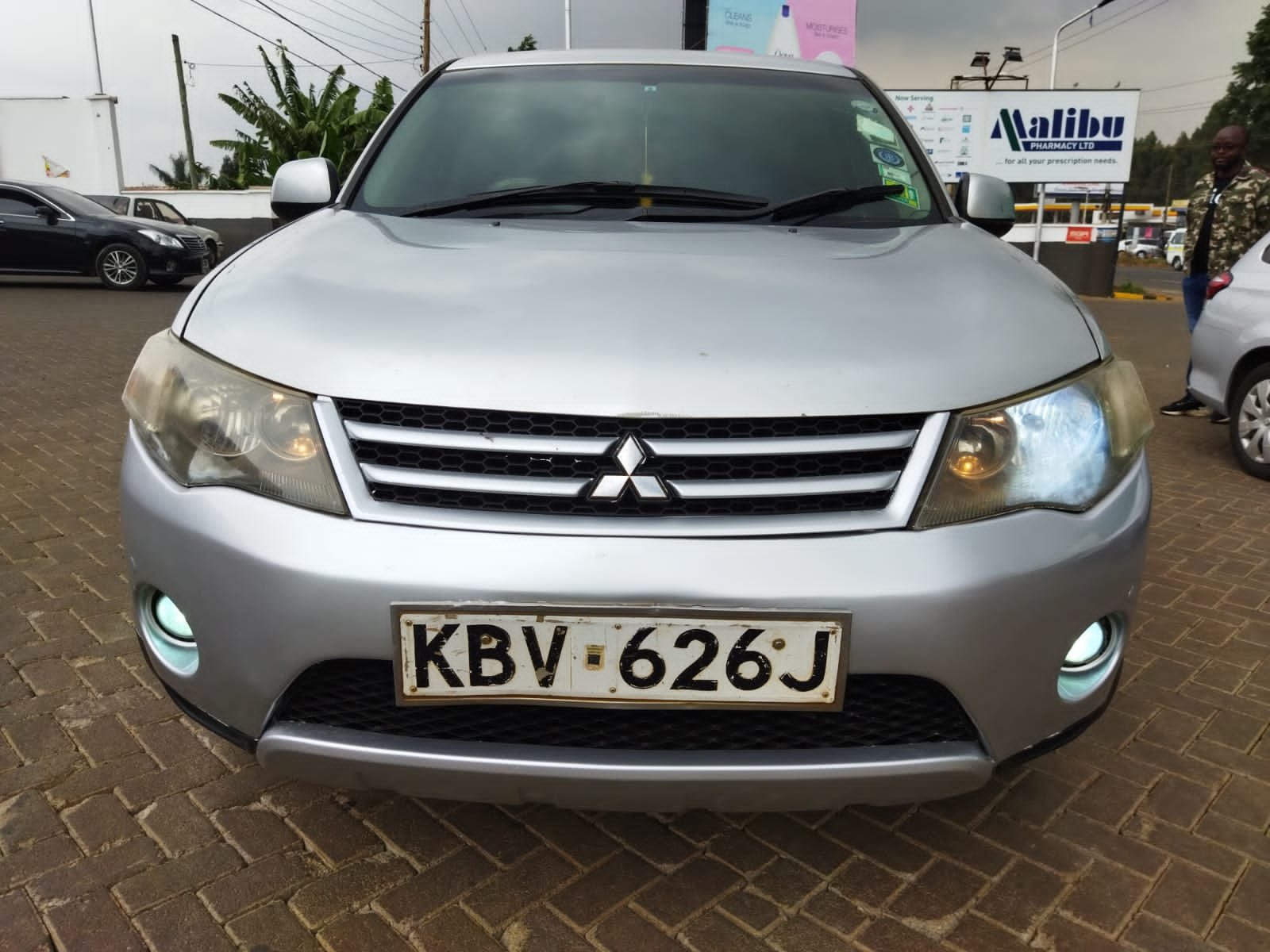 Cars Cars For Sale/Vehicles-Mitsubishi OUTLANDER 2006 Pay 20%, 80% in 60 MONTHS 1