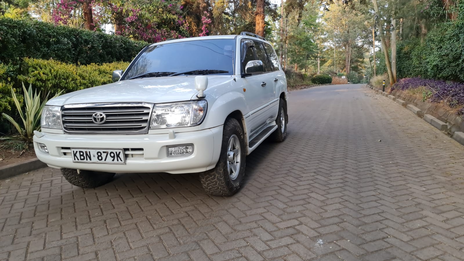 Toyota Land cruiser VX Pay 20% deposit 100 series