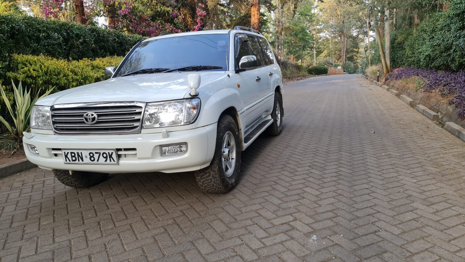 Toyota Land cruiser VX Pay 20% deposit 100 series