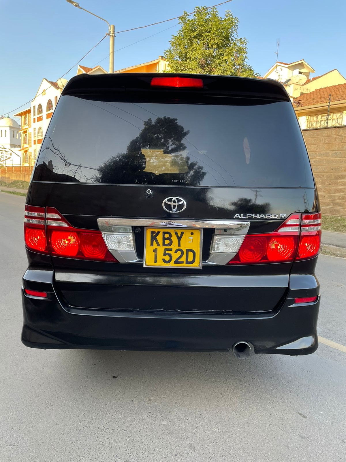 Toyota Alphard Black 2007 You Pay 20%  Trade in OK