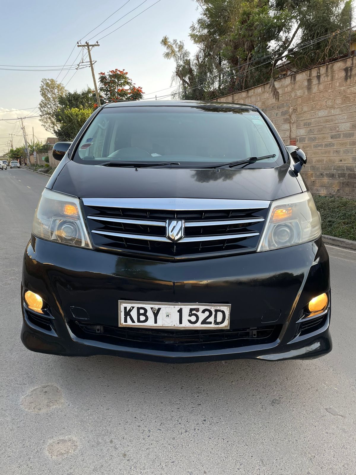 Toyota Alphard Black 2007 You Pay 20%  Trade in OK