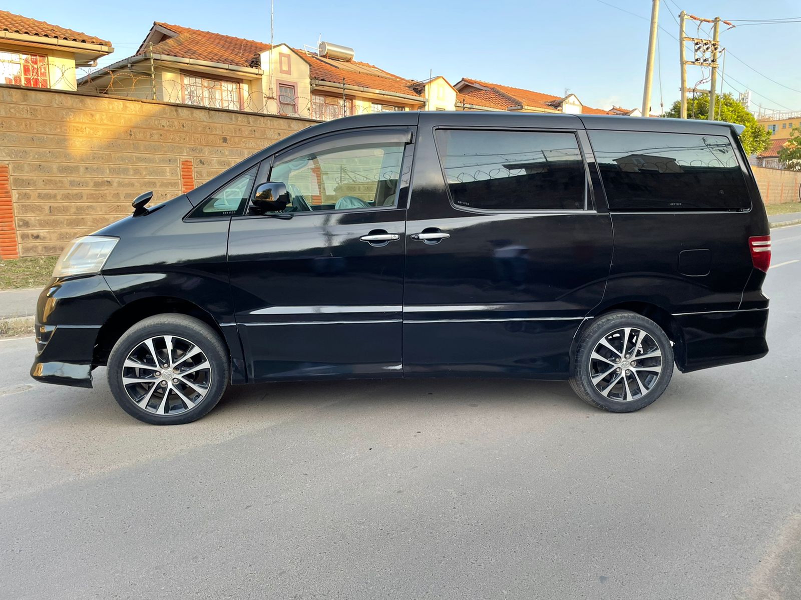 Toyota Alphard Black 2007 You Pay 20%  Trade in OK