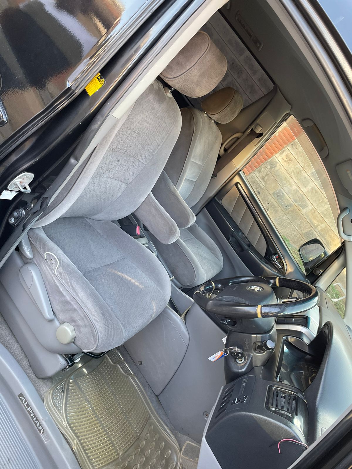 Toyota Alphard Black 2007 You Pay 20%  Trade in OK