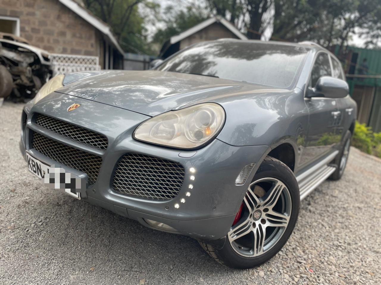 PORSCHE CAYENNE 2006 1.5M pay 20% deposit Best New Offer