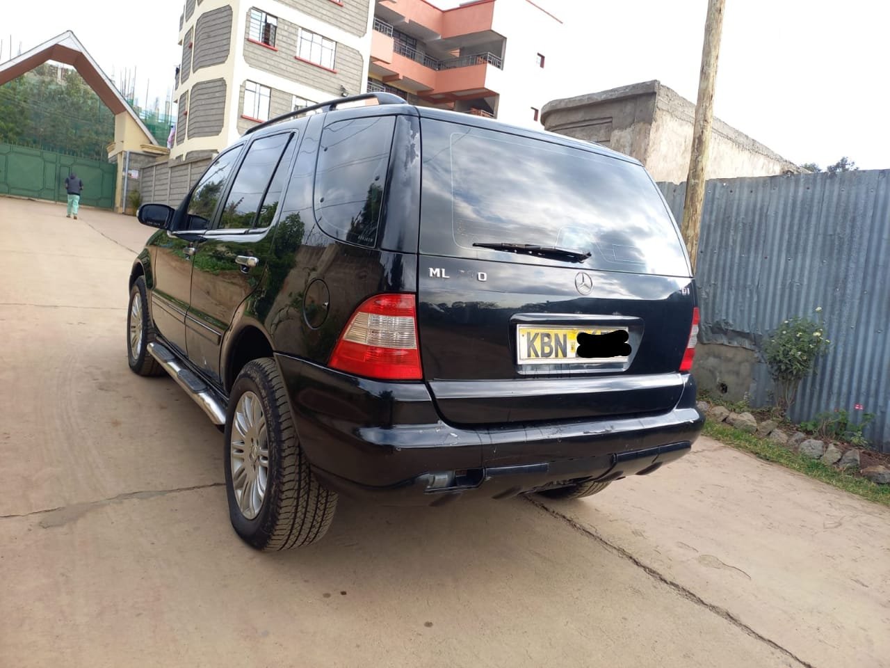 2004 Mercedes Benz ML 350 890k pay 20% New Deal