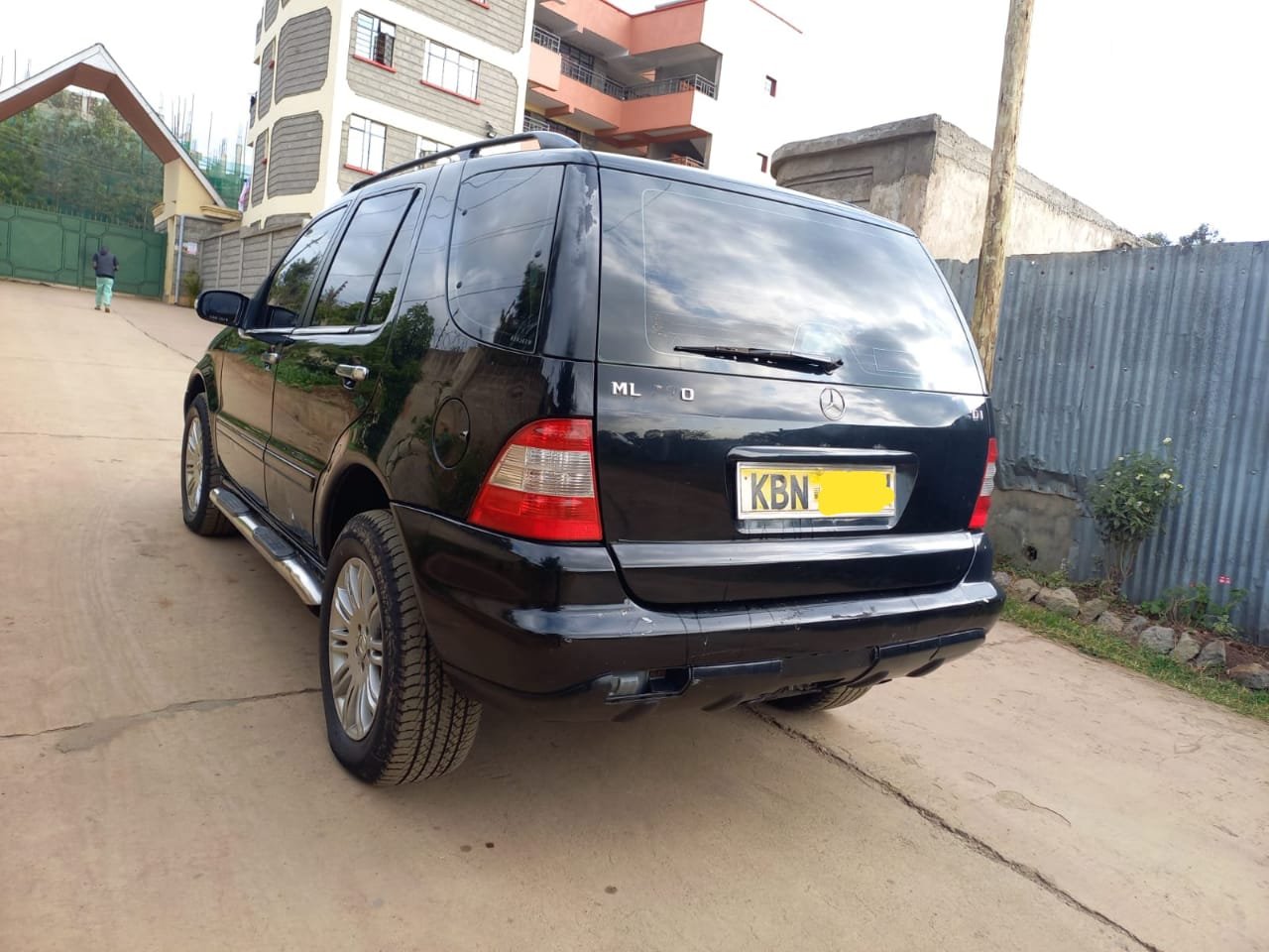 2004 Mercedes Benz ML 350 890k pay 20% New Deal