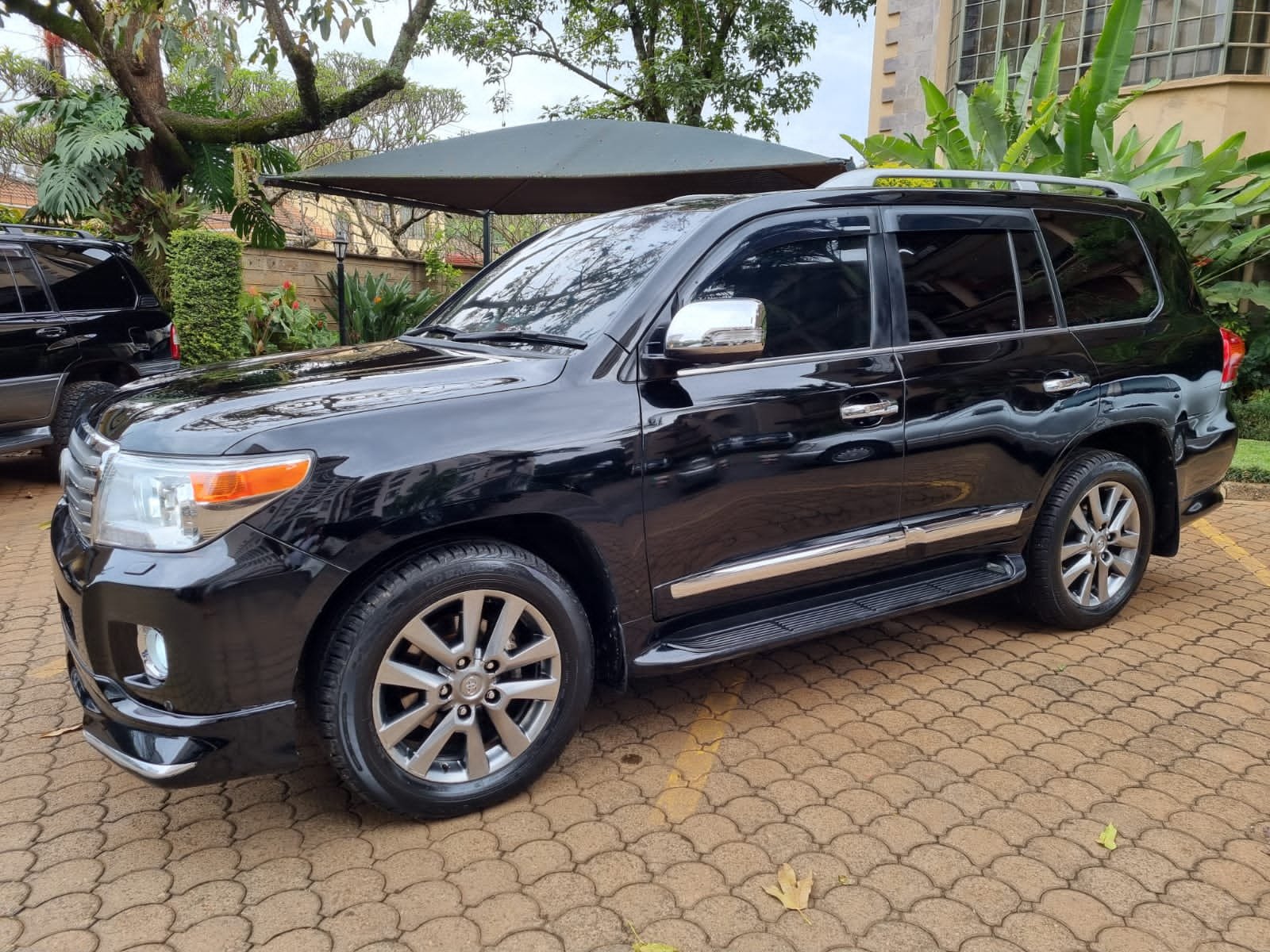 TOYOTA LAND CRUISER ZX BRUNO 7500km EXCLUSIVE