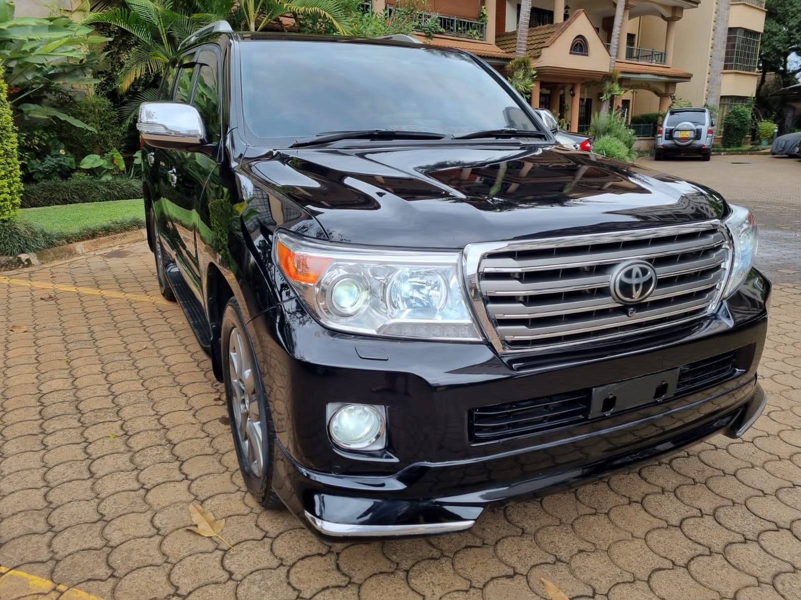 TOYOTA LAND CRUISER ZX BRUNO 7500km EXCLUSIVE