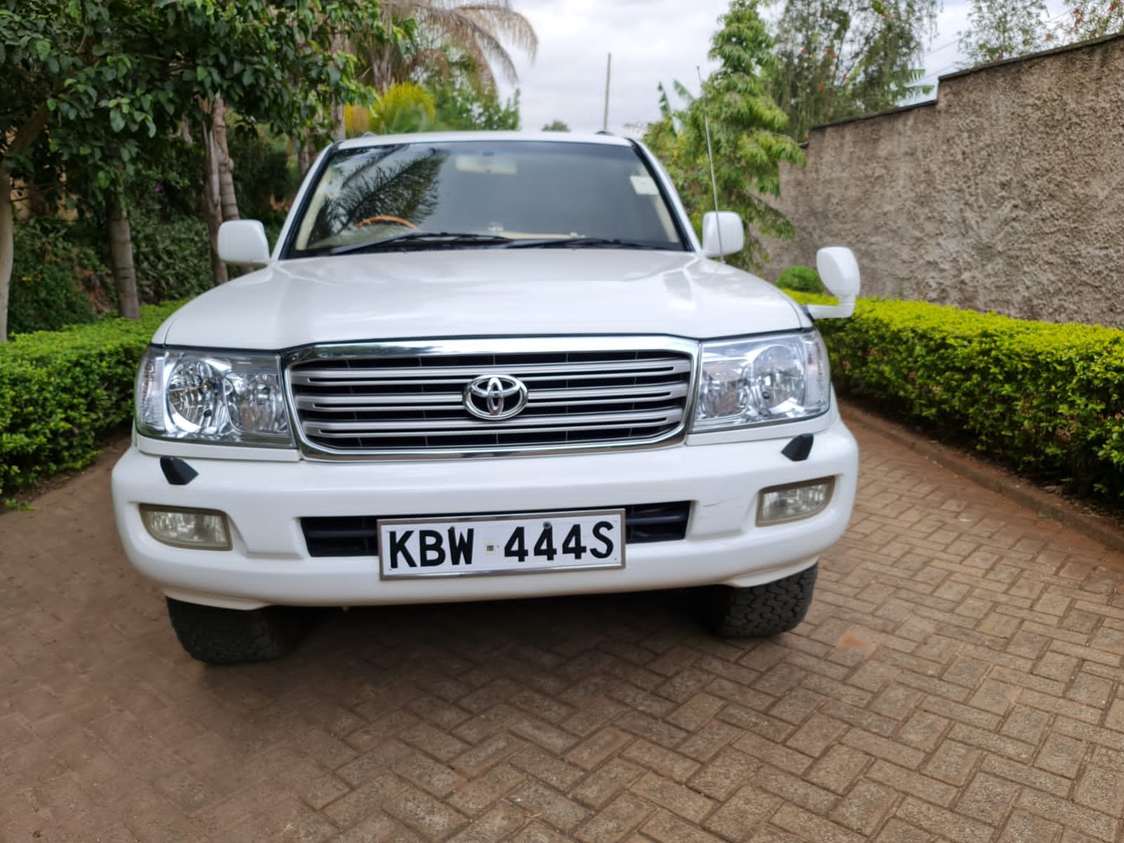 Toyota Land Cruiser VX V8 100 You Pay 30% Deposit ONLY