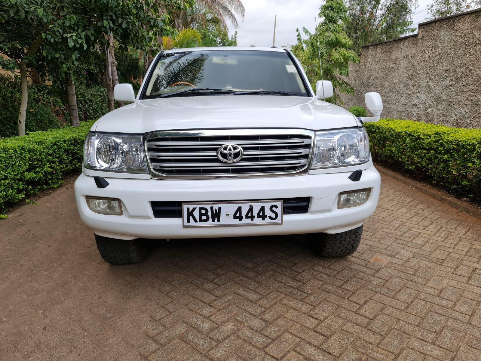 Toyota Land Cruiser VX V8 100 You Pay 30% Deposit ONLY