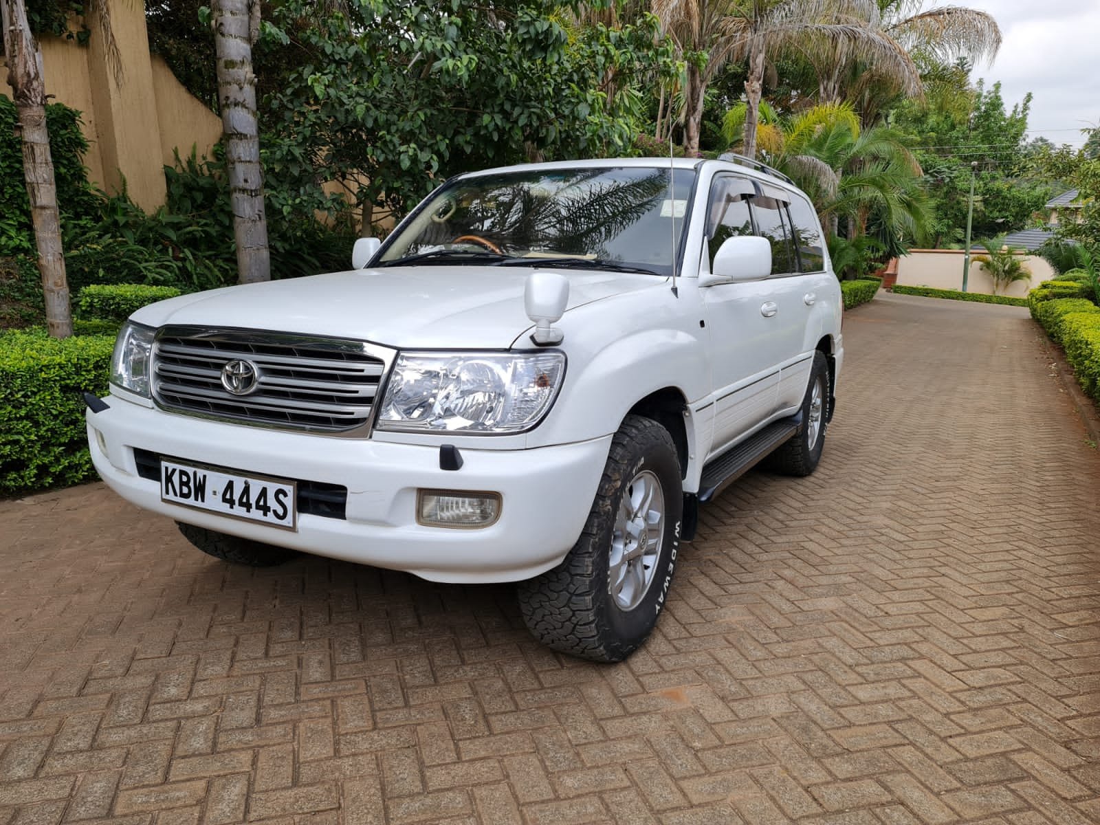 Toyota Land Cruiser VX V8 100 You Pay 30% Deposit ONLY