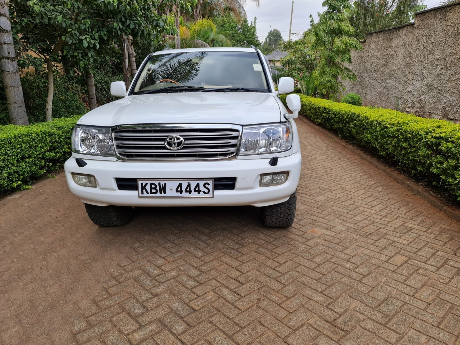 Toyota Land Cruiser VX V8 100 You Pay 30% Deposit ONLY