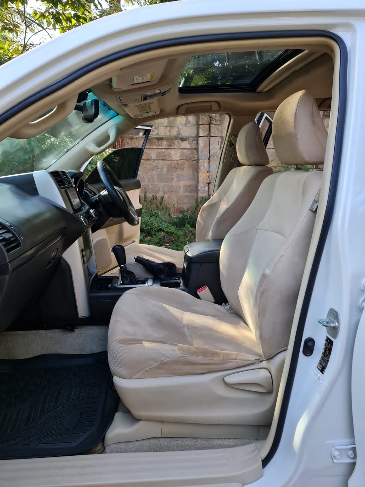 Toyota Prado 4000cc  sunroof You Pay 40% Deposit  ONLY