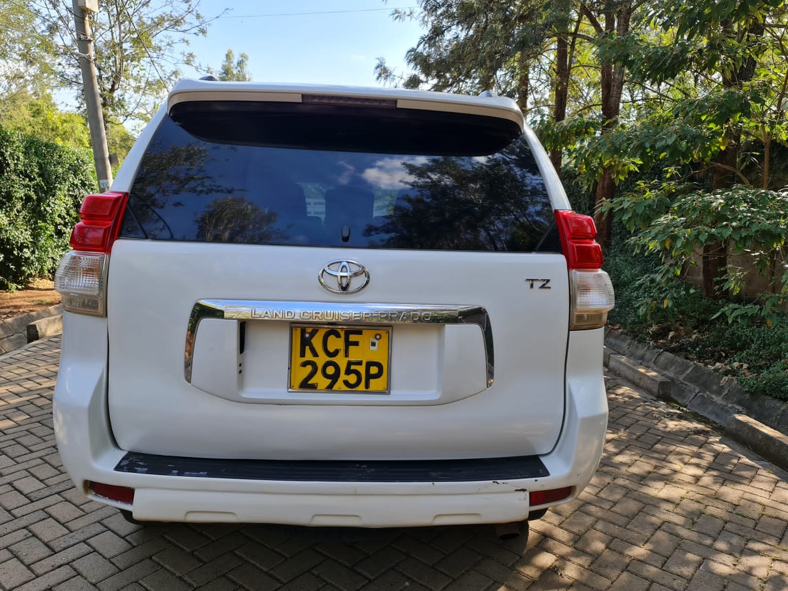 Toyota Prado 4000cc  sunroof You Pay 40% Deposit  ONLY