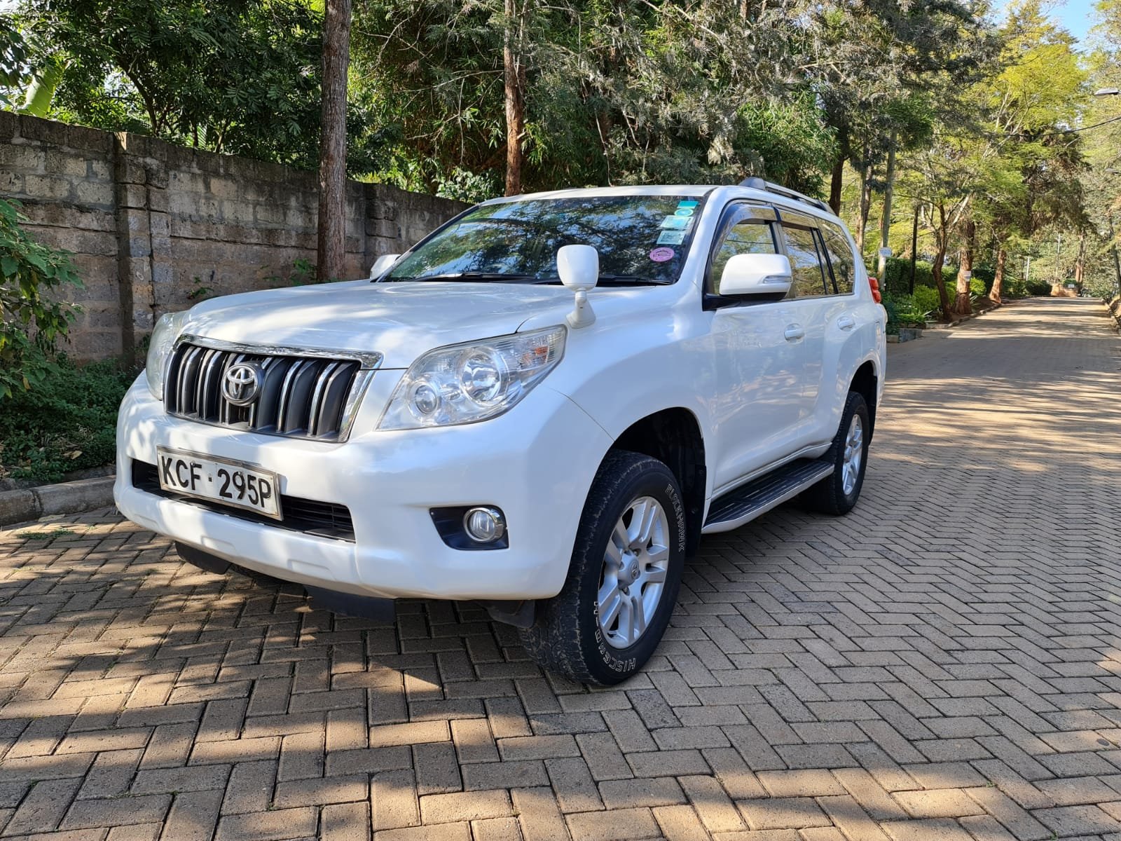 Toyota Prado 4000cc  sunroof You Pay 40% Deposit  ONLY