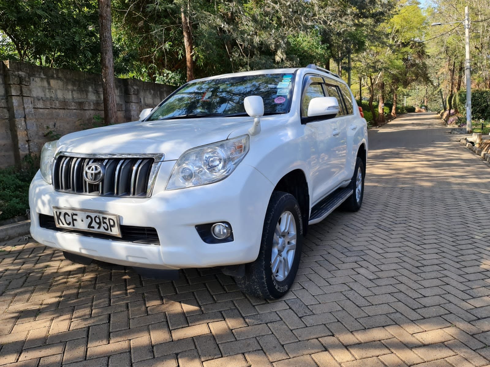 Toyota Prado 4000cc  sunroof You Pay 40% Deposit  ONLY