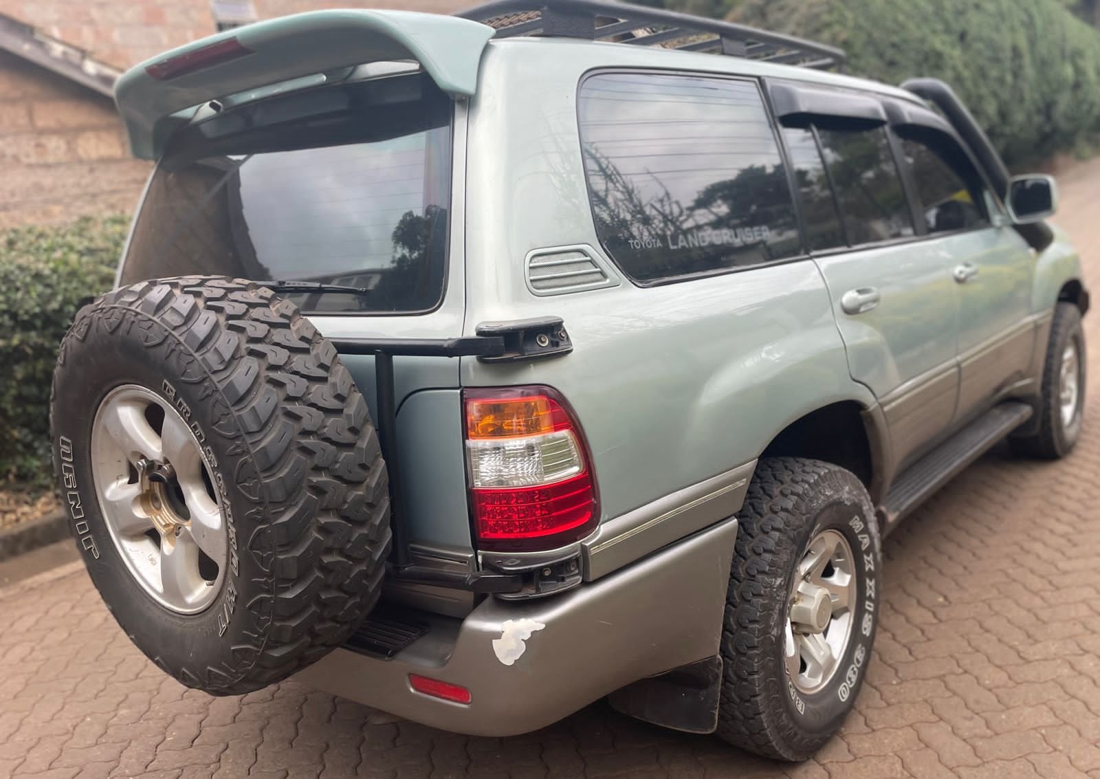 TOYOTA LANDCRUISER Diesel 100 series as New Fully Loaded