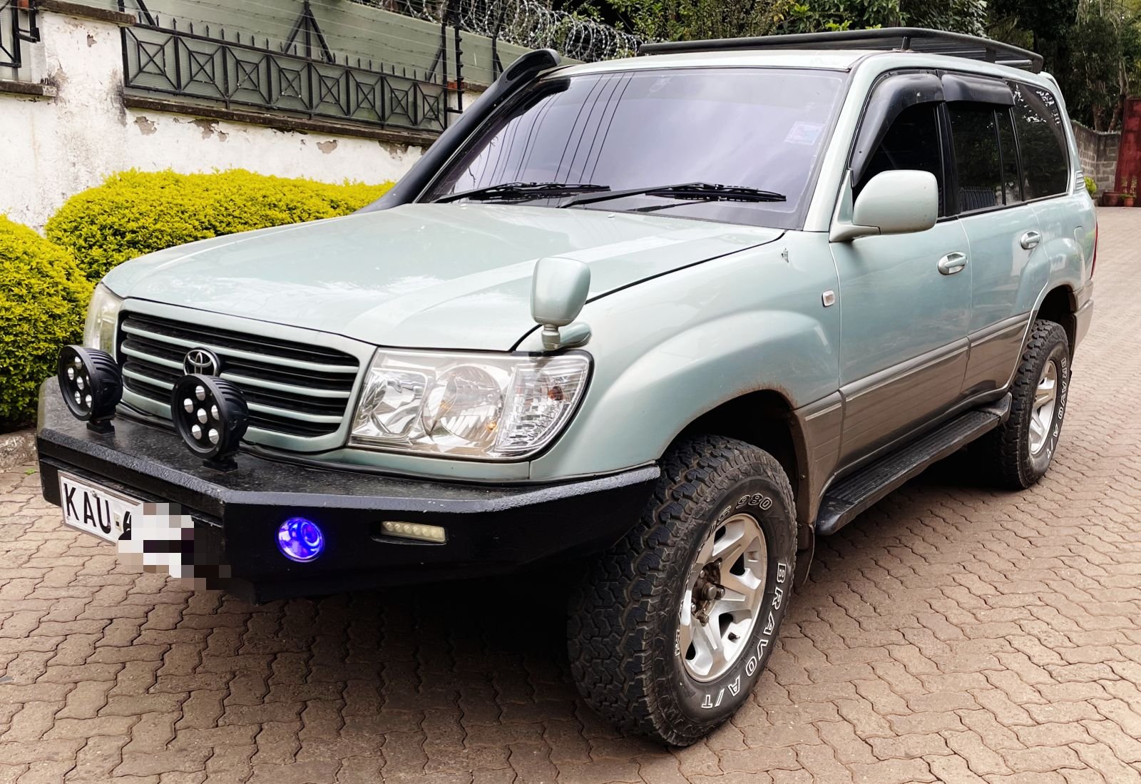 TOYOTA LANDCRUISER Diesel 100 series as New Fully Loaded