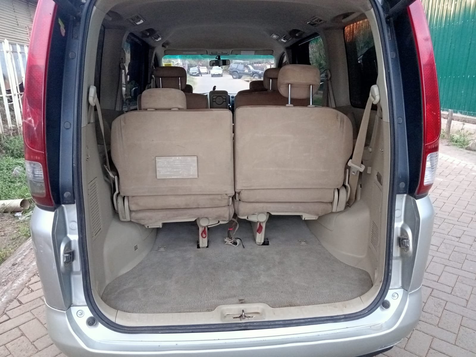 Nissan Serena 520K ONLY Pay 20% Deposit Trade in OK Exclusive