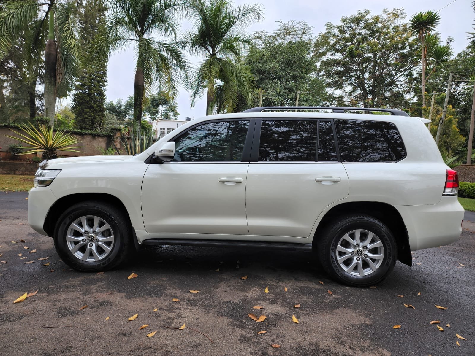 2018 Land Cruiser VX V8 DIESEL Exclusively Hot Deal