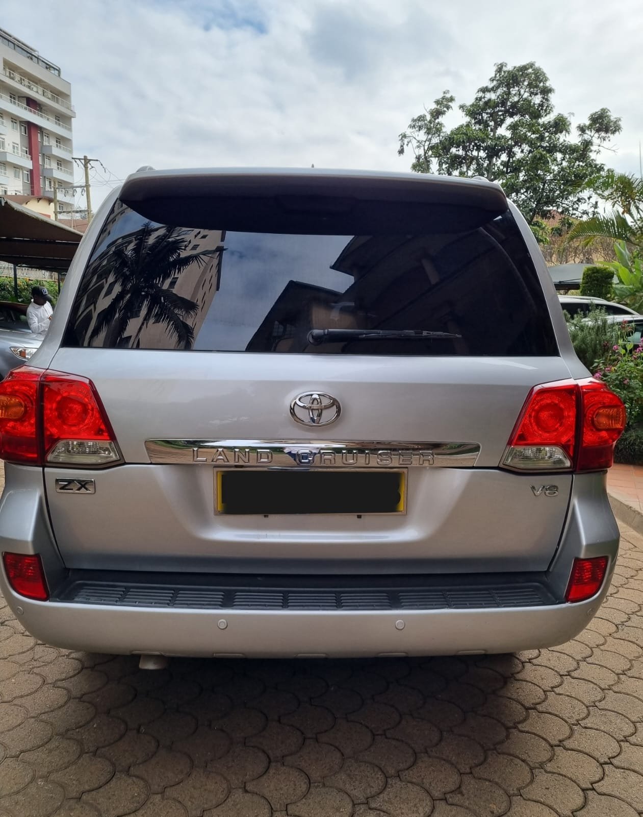 Toyota landcruiser V8 2012 Asian Owner As New Pay 50% Deposit