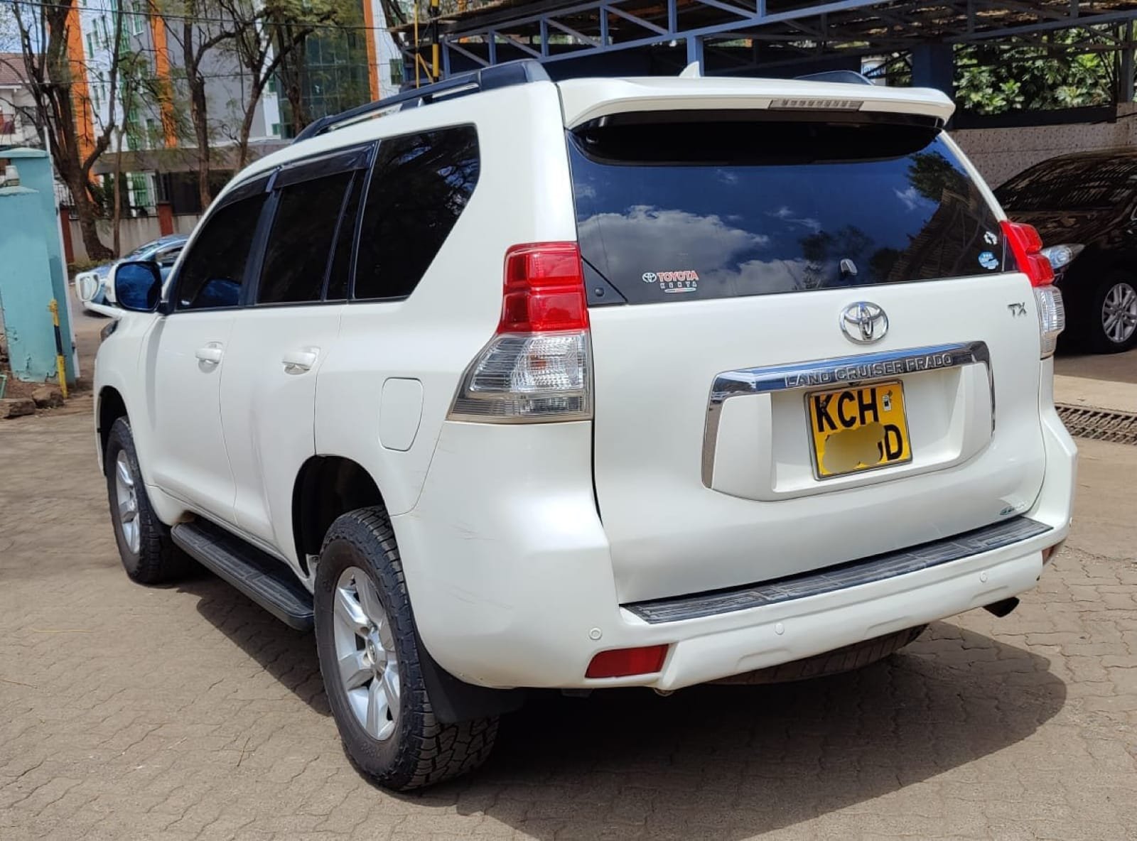 Toyota Prado 2011 You Pay 30% Deposit Trade in OK with SUNROOF