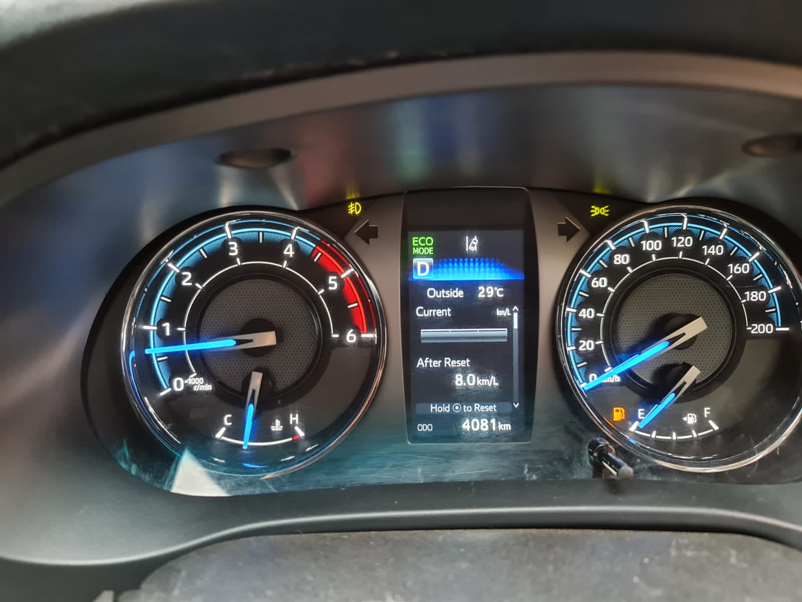Toyota Hilux Revo 2021 local Auto New Hot Trade in OK Wow