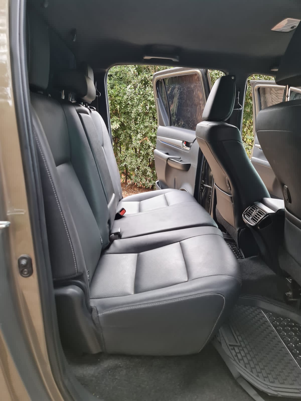 Toyota Hilux Revo 2021 local Auto New Hot Trade in OK Wow