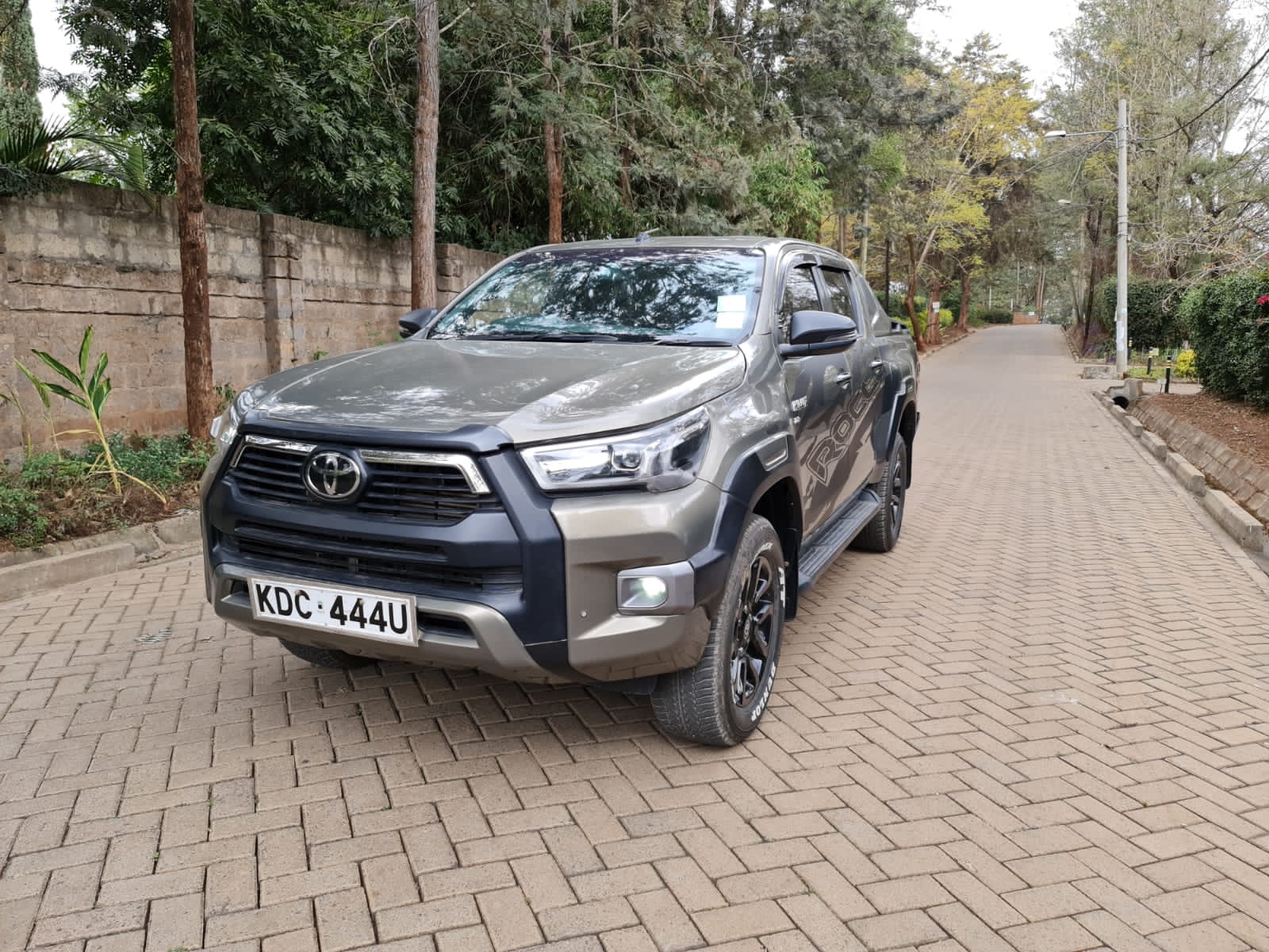 Toyota Hilux Revo 2021 local Auto New Hot Trade in OK Wow