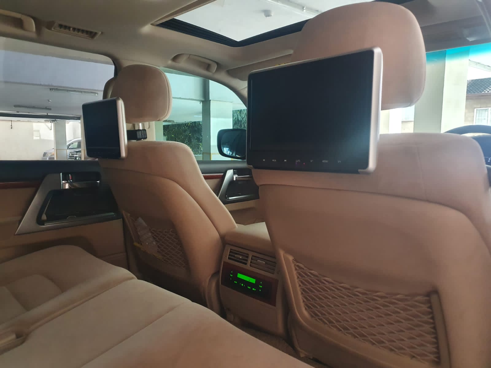 Toyota V8 2013 Local assembly with SUNROOF Pay 50% Deposit Trade in OK EXCLUSIVE