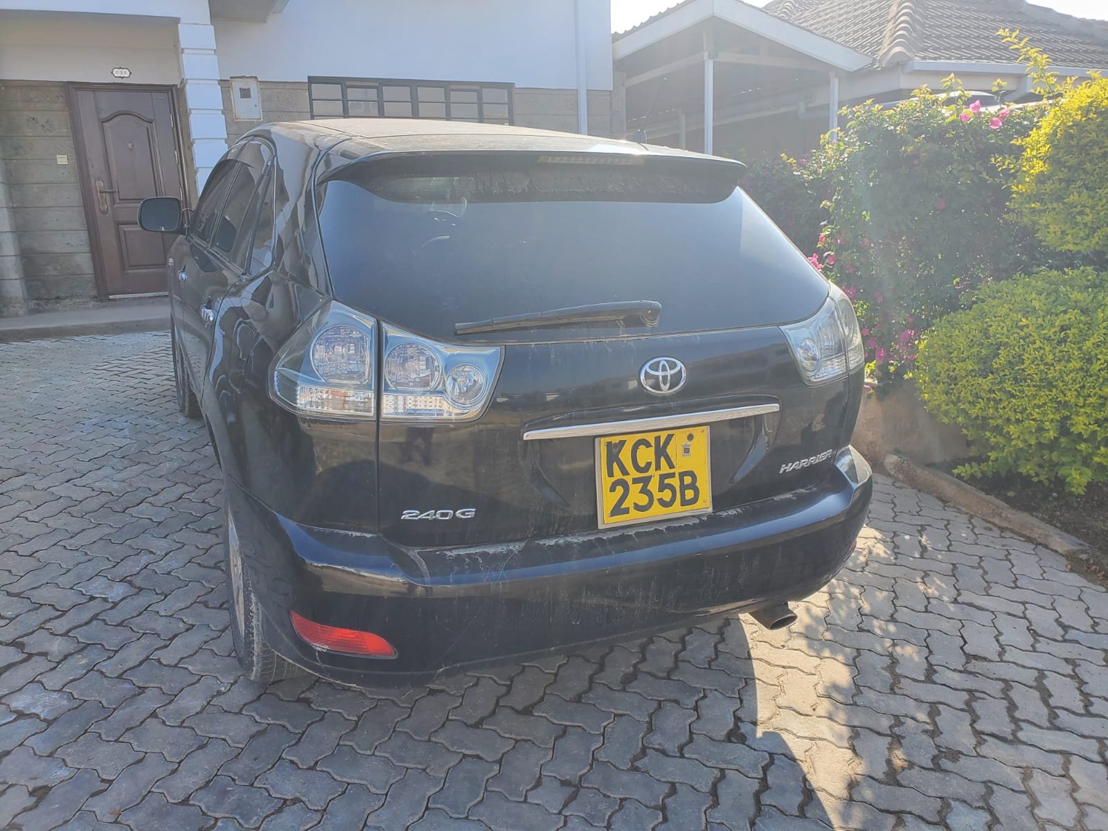 Toyota Harrier 2010 1.55M Pay 20% Deposit Trade in OK Wow