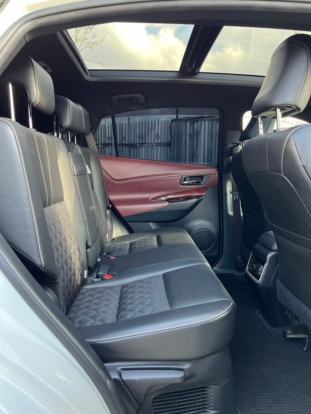 Toyota harrier 2015 Sunroof Leather HOTTEST CHEAPEST