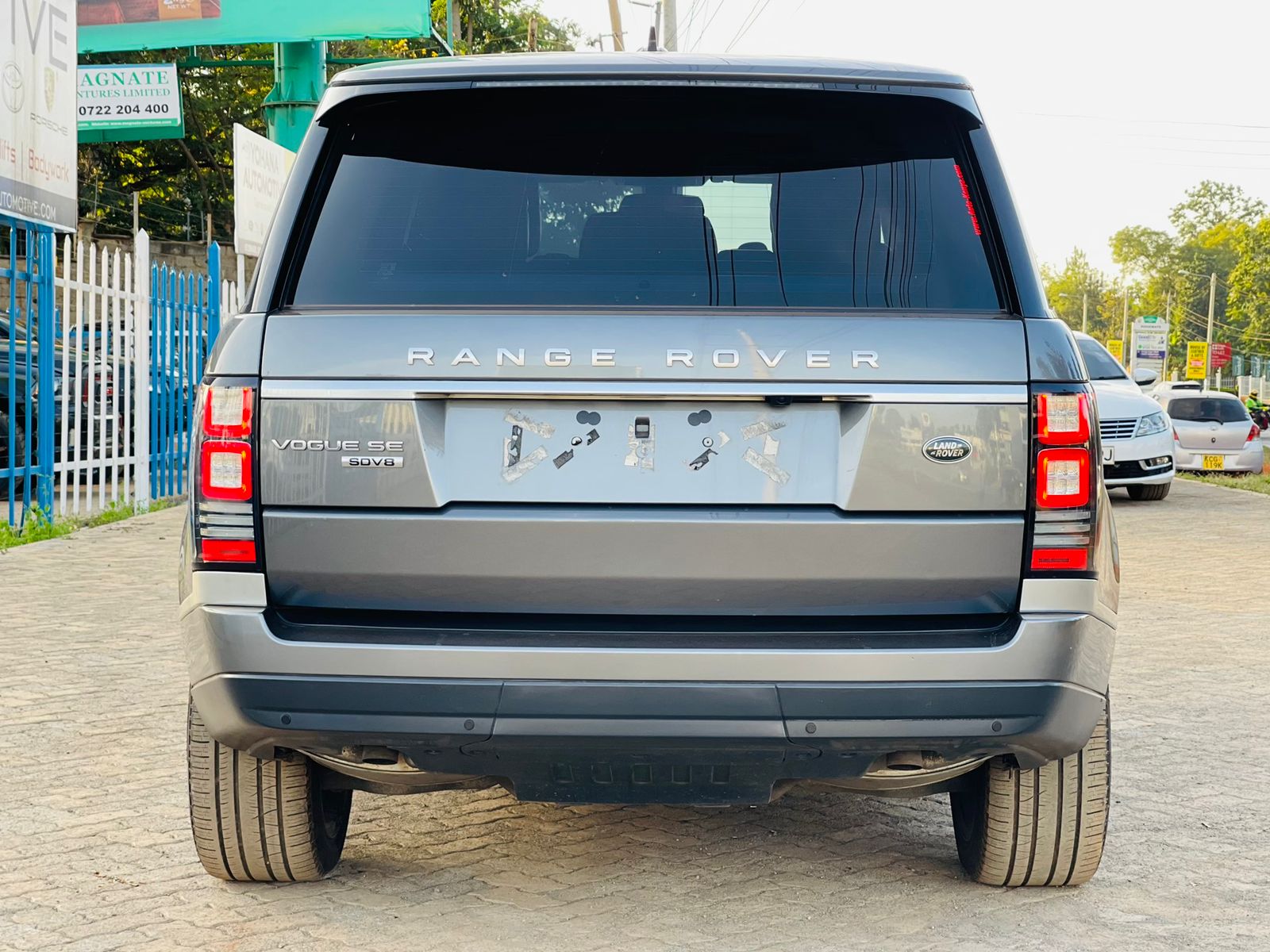 2015 RANGE ROVER VOGUE SE 4.4 SDV8  4400cc Diesel Hottest!